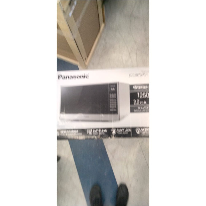 Panasonic PA590022 2.2 cu. ft. Stainless Steel 1250W Microwave Oven with Inverter Technol