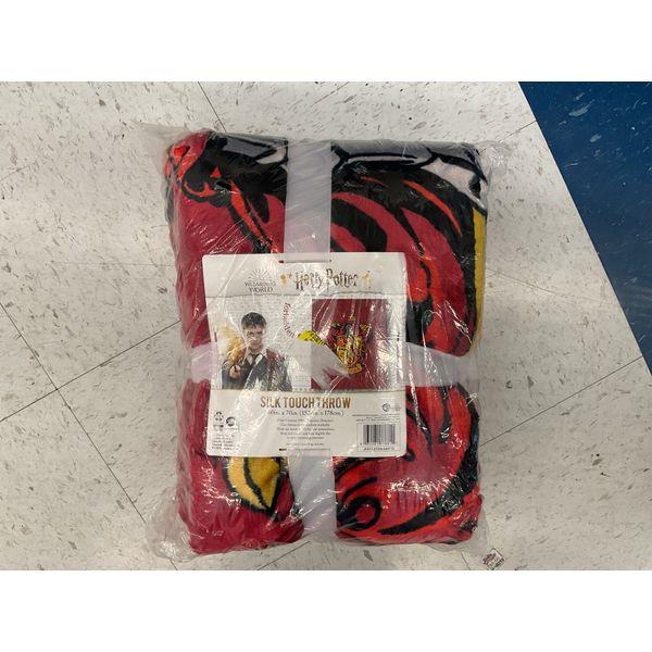 Harry Potter Silk Touch Throw - Gryffindor, Red/Gold, 40x50 Inches Retail $25.00