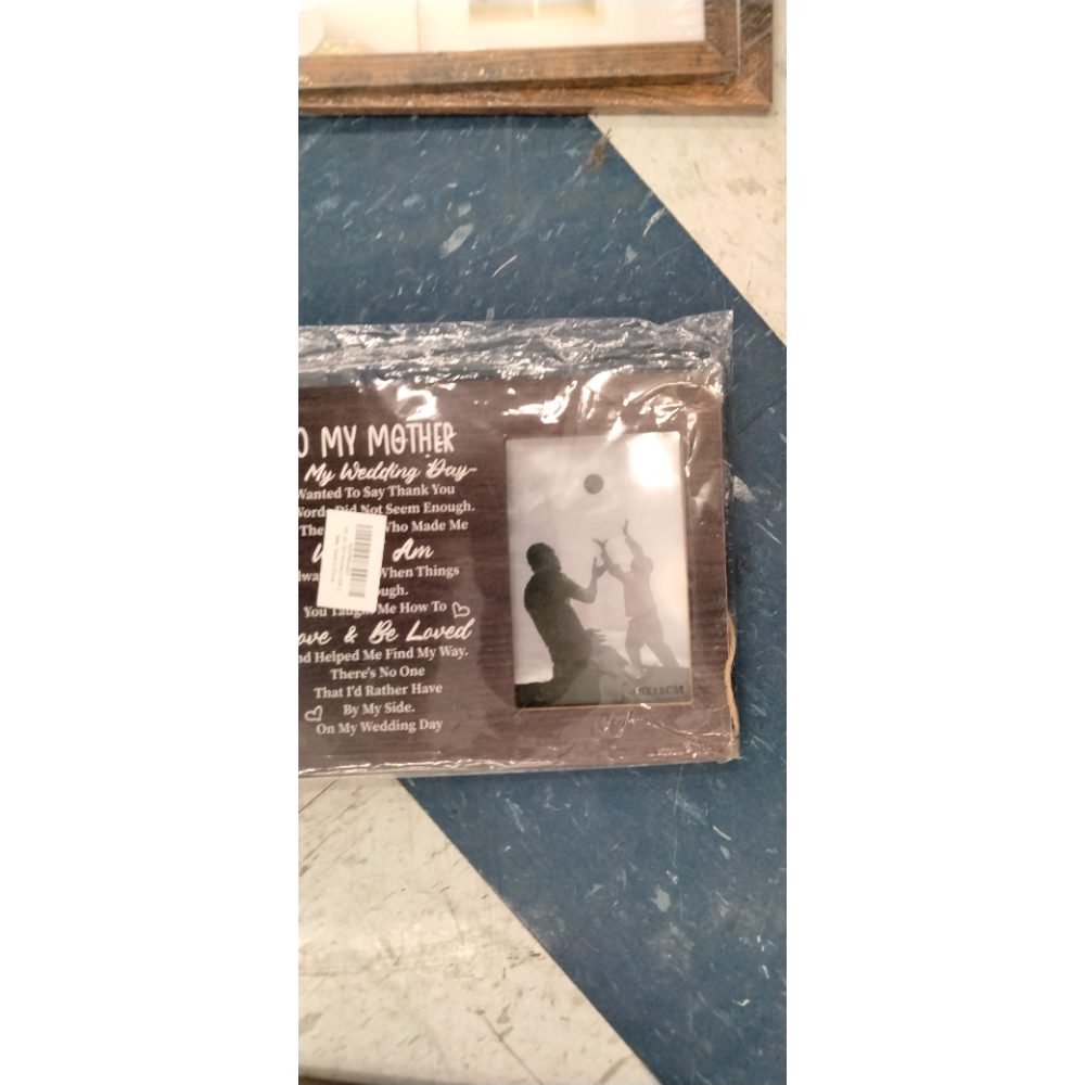 To Mom Wedding Gift: Picture Frame Plaque - 'There's No One I'd Rather Have By My Side On My Wedding Day'