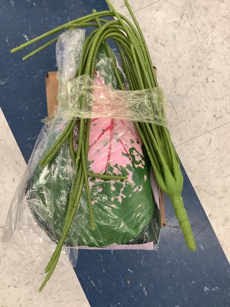 Artificial Plant Stems and Leaves Set Retail $8.99