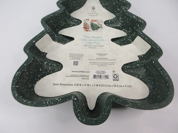 Pioneer Woman Tree Shaped Cake Pan 12"x9" Nonstick Cast Aluminum Green & White Retail $19.00