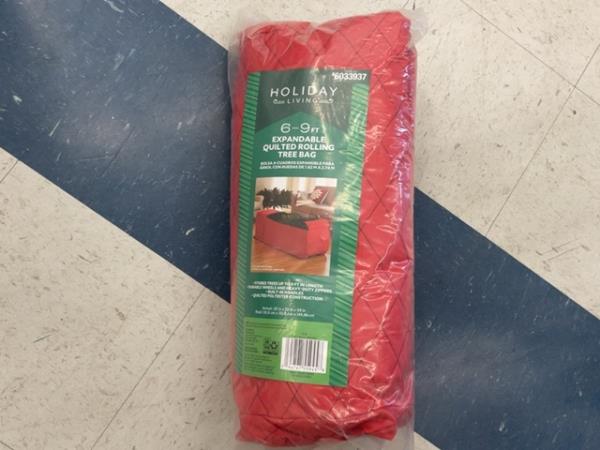 Holiday Living, 6-9ft Expandable Quilted Rolling Tree Bag, Red Retail $40.00
