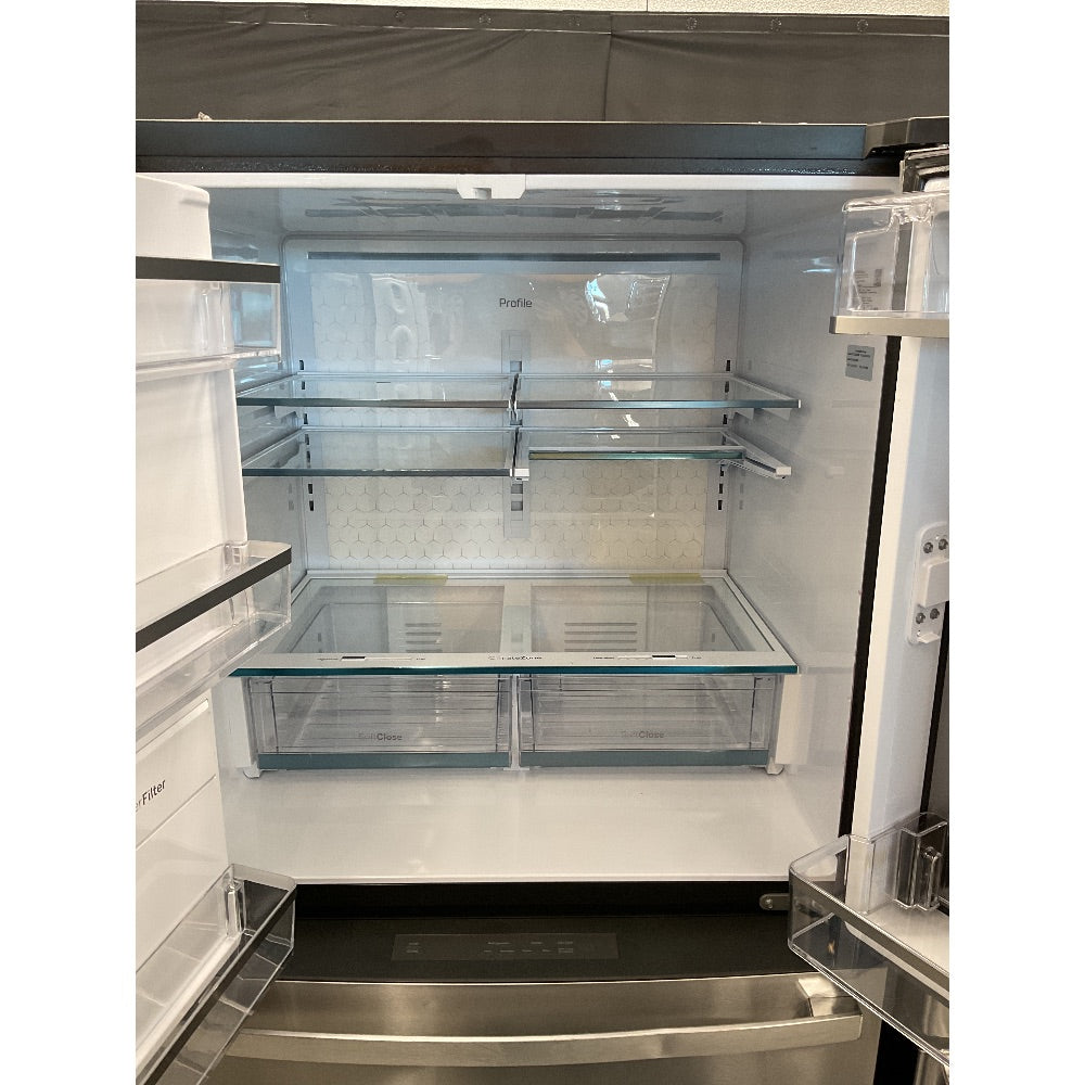 Super Deal GE Refrigerator - Stainless Steel, Water Dispenser