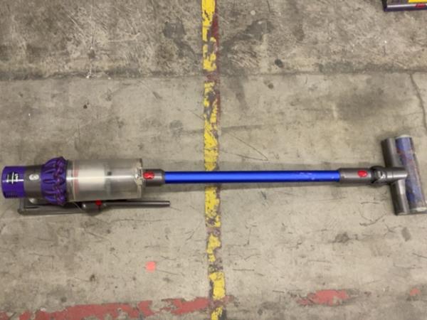 Dyson Vacuum Cleaner - Cordless Stick Vacuum Retail $350.00