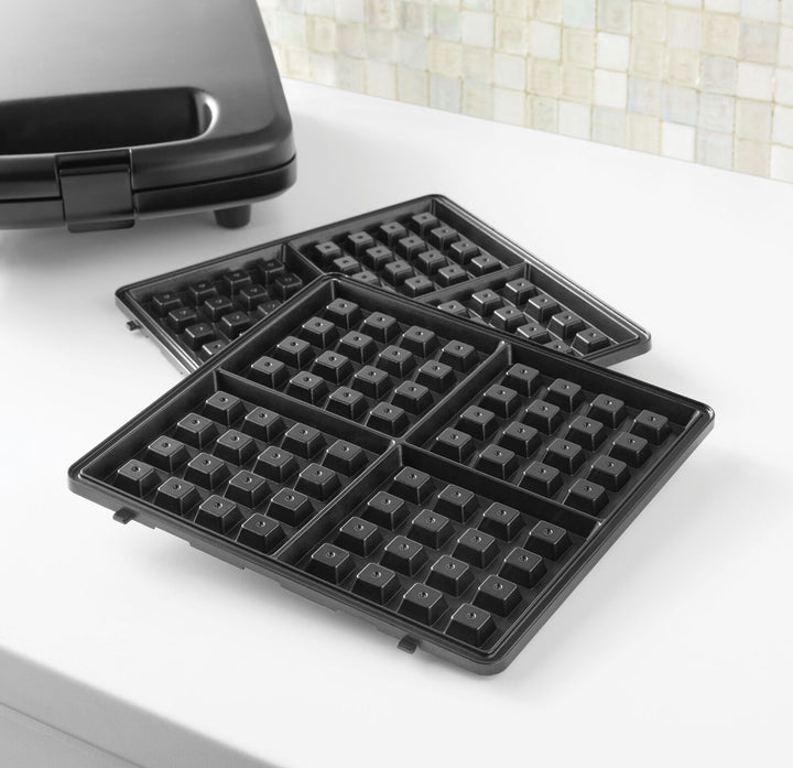 Mainstays 4-Slice Waffle Maker, Removable Plates, Black Matte Retail $37.53