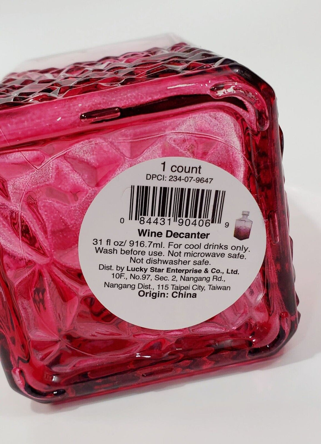 LUCKY STAR Glass Wine Decanter with Stopper Red - 31 Fl Oz - 8" Retail $5.00