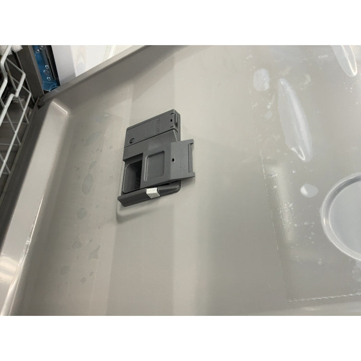 GE Dishwasher GDF460PST6SS - New Item