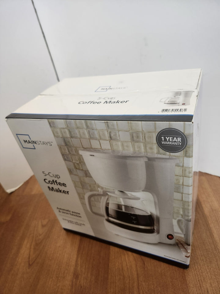 White 5-Cup Drip Coffee Maker (White) Retail $12.94