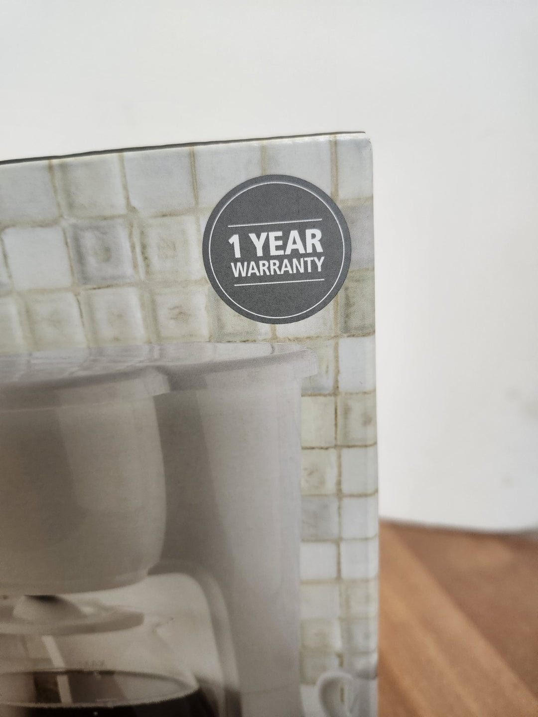 White 5-Cup Drip Coffee Maker (White) Retail $12.94