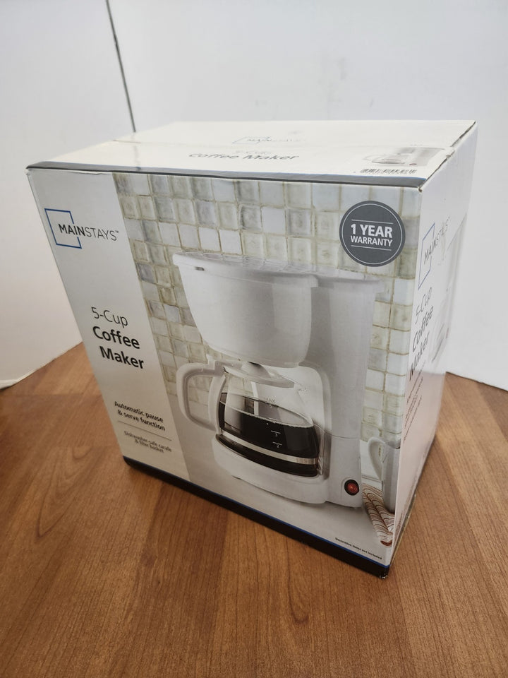 White 5-Cup Drip Coffee Maker (White) Retail $12.94