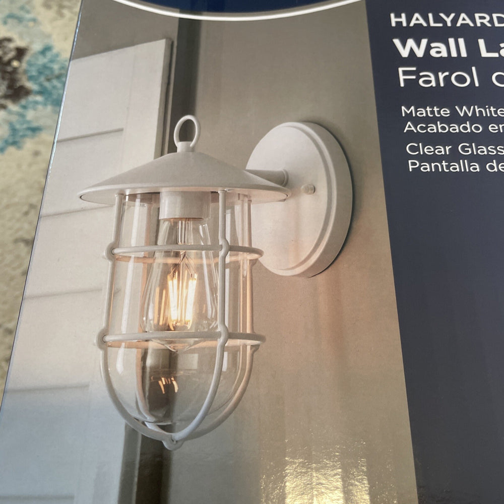 Harbor Breeze Halyard 1-Light 10-in White Outdoor Wall Light Retail $33.80