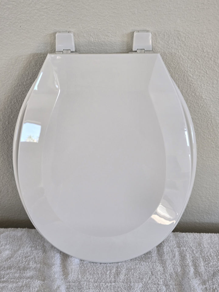 Project source round toilet seat Retail $14.98