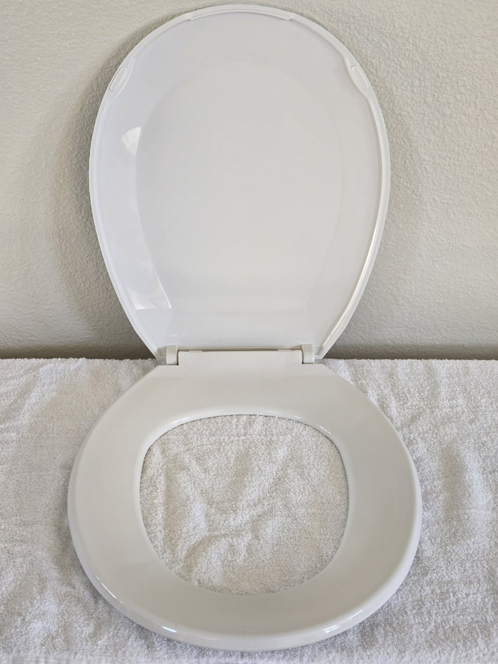 Project source round toilet seat Retail $14.98