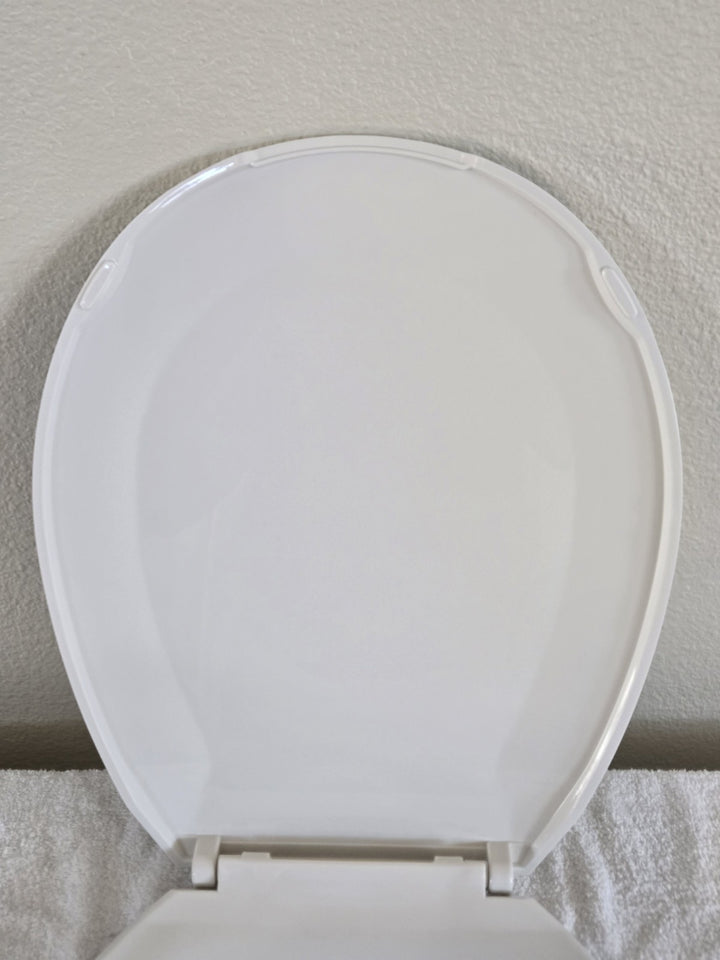 Project source round toilet seat Retail $14.98