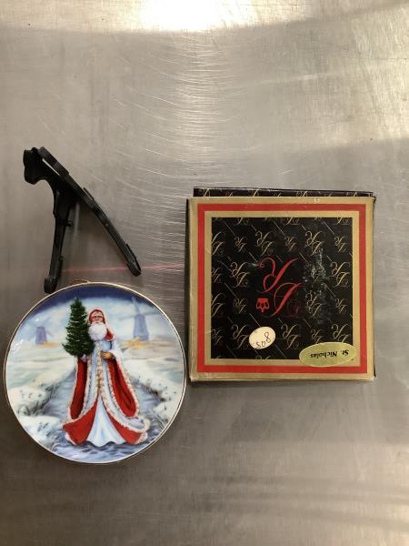 Duncan Royal "Kris Kringle" Limited Edition Collector Plate Retail $24.99