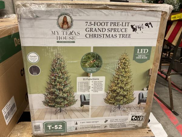 7.5-FOOT PRE-LIT GRAND SPRUCE CHRISTMAS TREE Retail $209.99