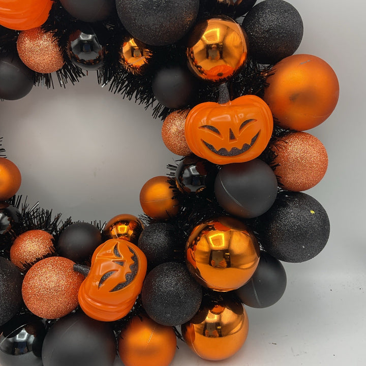 Hyde and Eek Holloween Wreath Black/Orange Shatter Resistant 16Ã¢â‚¬ÂDIA