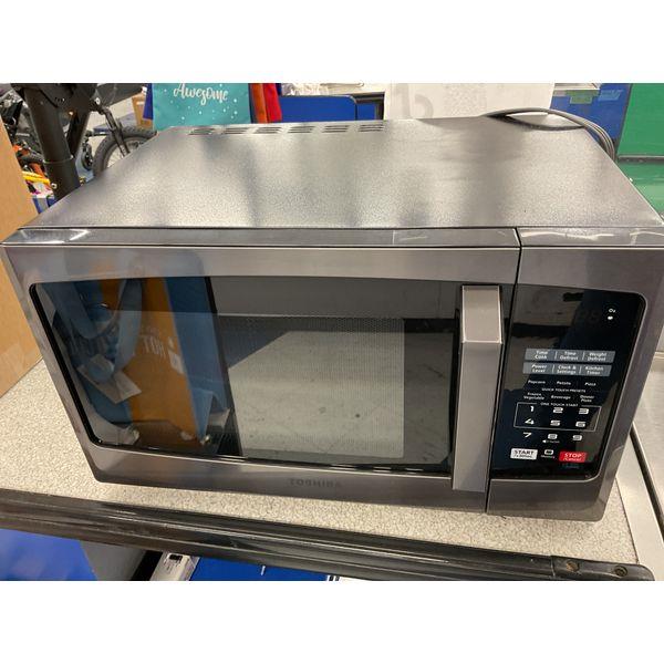 Toshiba Microwave Oven, Stainless Steel - Kitchen Appliance Retail $120.00