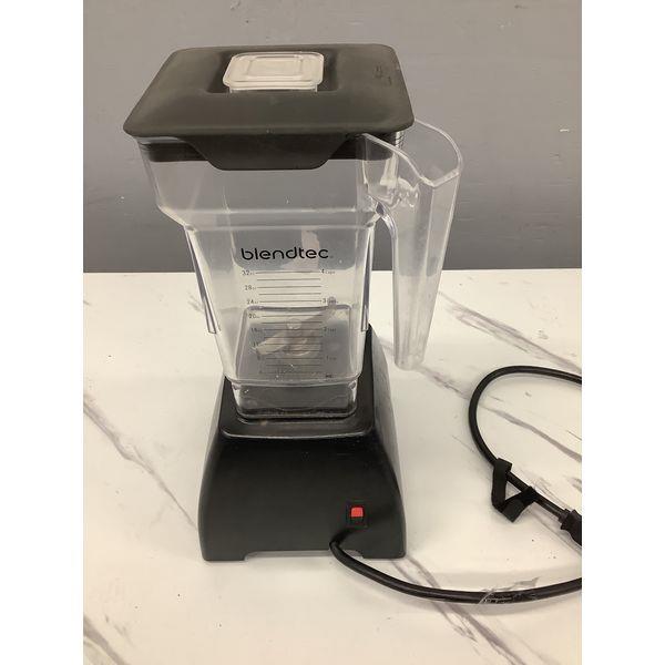 Blendtec Classic 575 CTB2 Blender - Black Retail $250.00