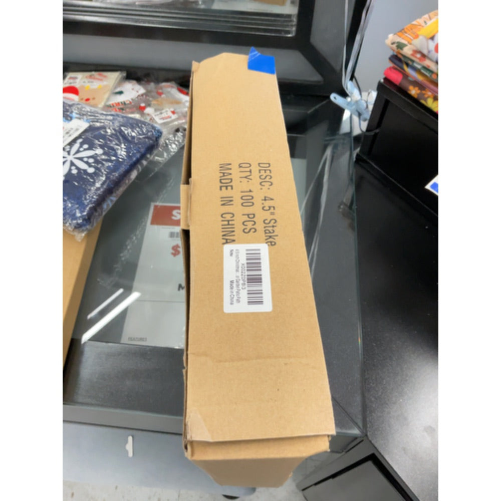 7.5 Inch 100-Pack Christmas Light Stakes for C7 C9 Christmas Lights Outdoor, Universal Plastic Light Stakes for Outdoor Holiday Lights Use on Garden Lawn Patio Path Walkway - Black