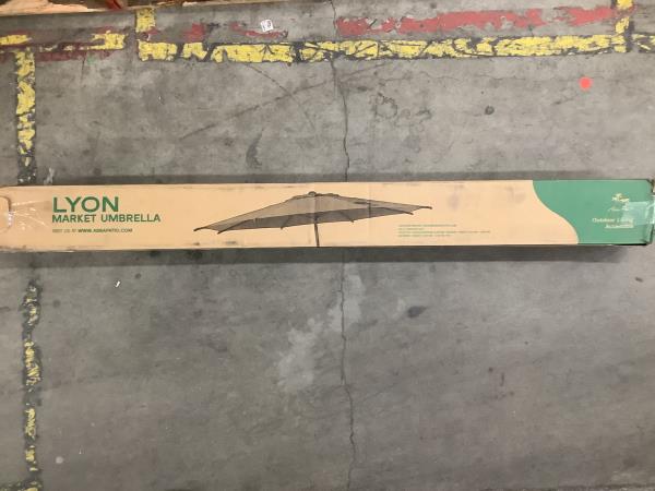 Lyon Market Umbrella - 7.5' Patio Umbrella, Red (409#) Retail $24.99