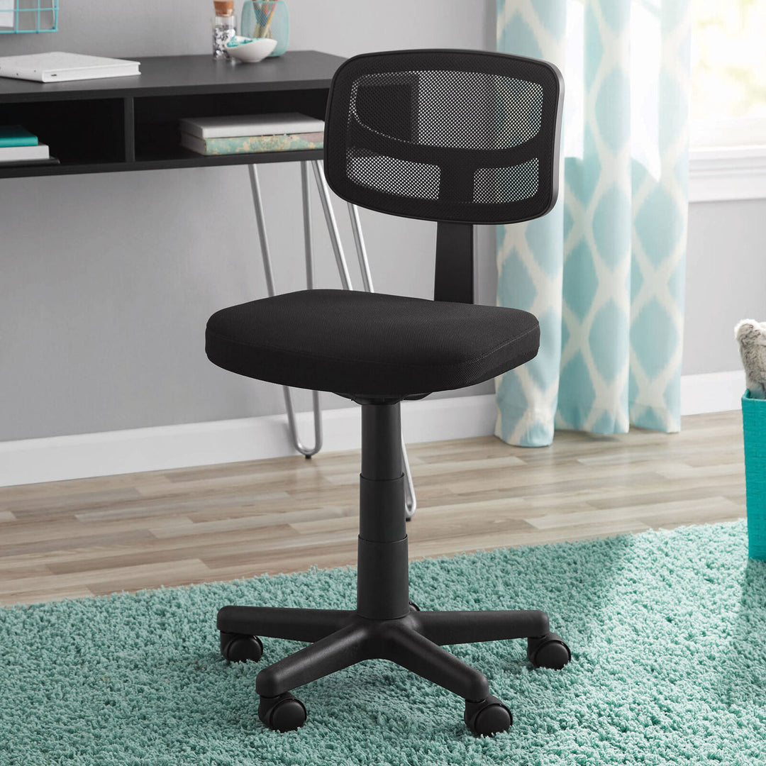Mainstays Mesh Task Chair with Plush Padded Seat  Multiple Colors Retail $29.92