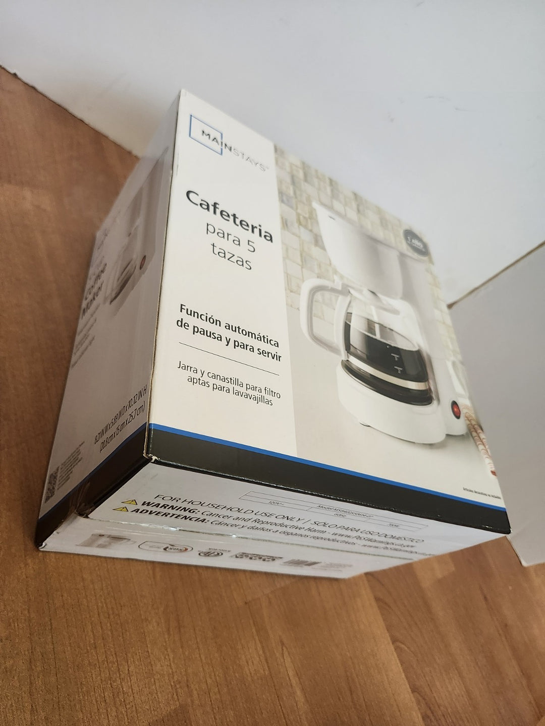 White 5-Cup Drip Coffee Maker (White)