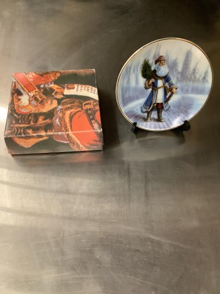 Duncan Royals Limited Edition 1983 Russian Santa Claus Collector Plate with Box Retail $24.99