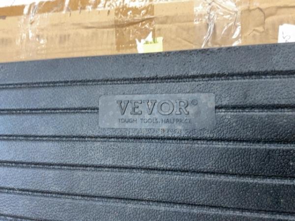 VEVOR Speed Bump - Heavy Duty Rubber, Yellow Chevron Markers Retail $23.65