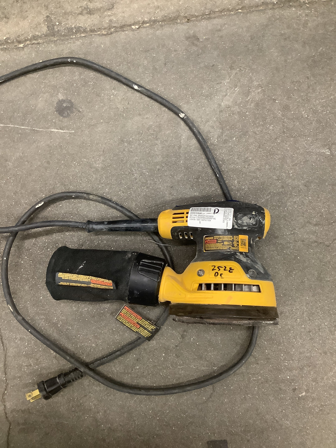 DW 5-IN RANDOM ORBIT PALM SANDER (used)