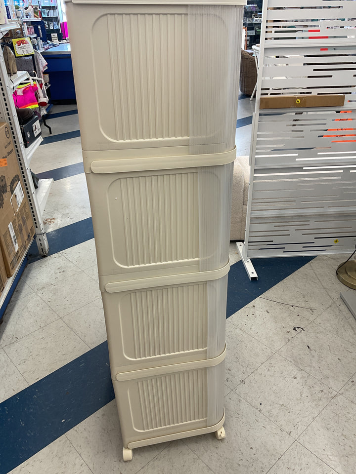 VUSIGN storage bins with lids retail $55.00
