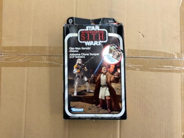 Kenner Star Wars Revenge of the Sith Obi-Wan Kenobi (Utapau) & Airborne Clone Trooper (212th Battalion) Action Figure Set Retail $39.97