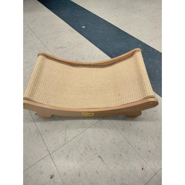 Cheerpals Cat Scratcher Lounge Bed - Sisal Surface, Wooden Frame Retail $35.00