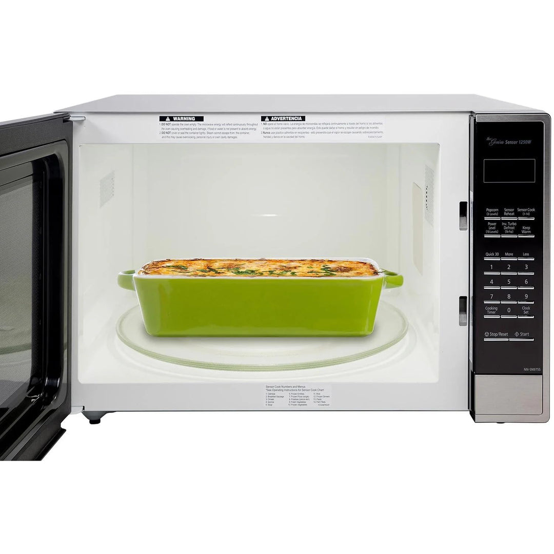 Panasonic PA590022 2.2 cu. ft. Stainless Steel 1250W Microwave Oven with Inverter Technol