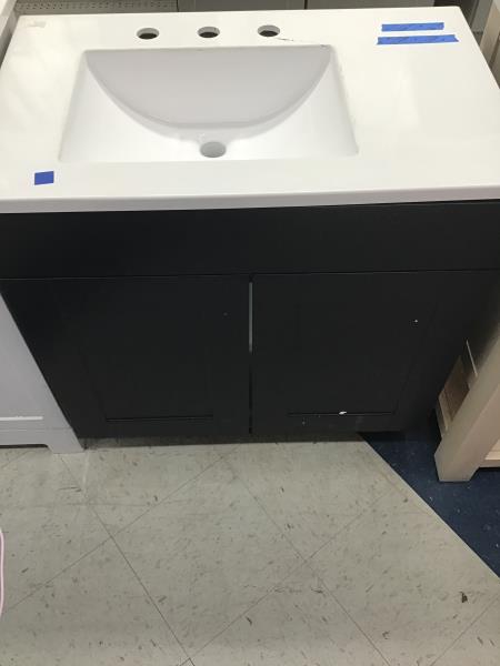 American Woodmark, Vanity Cabinet Combo, BP931L-3X, Bolt White Retail $350.00