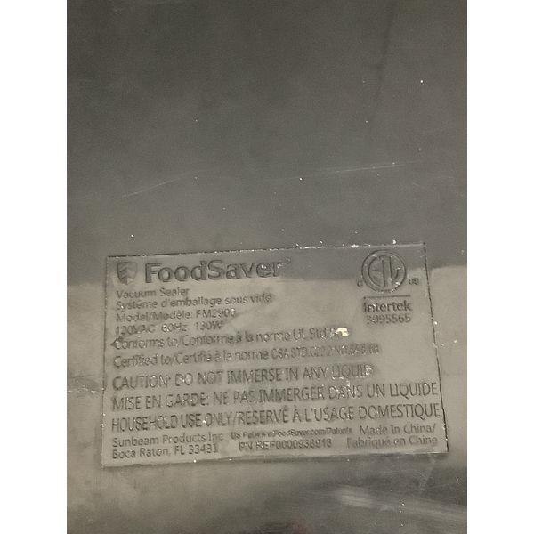 FoodSaver FM2900 Vacuum Sealer - Black/Silver Retail $90.00