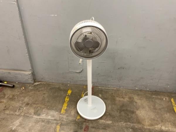 CLEARANCE- Amazon Basics - 3-Speed Oscillating Dual Blade Standing Pedestal Fan, White Retail $10.00