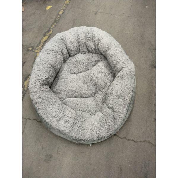 Love's cabin Pet Bed, Plush Donut Cuddler, Grey Retail $35.00