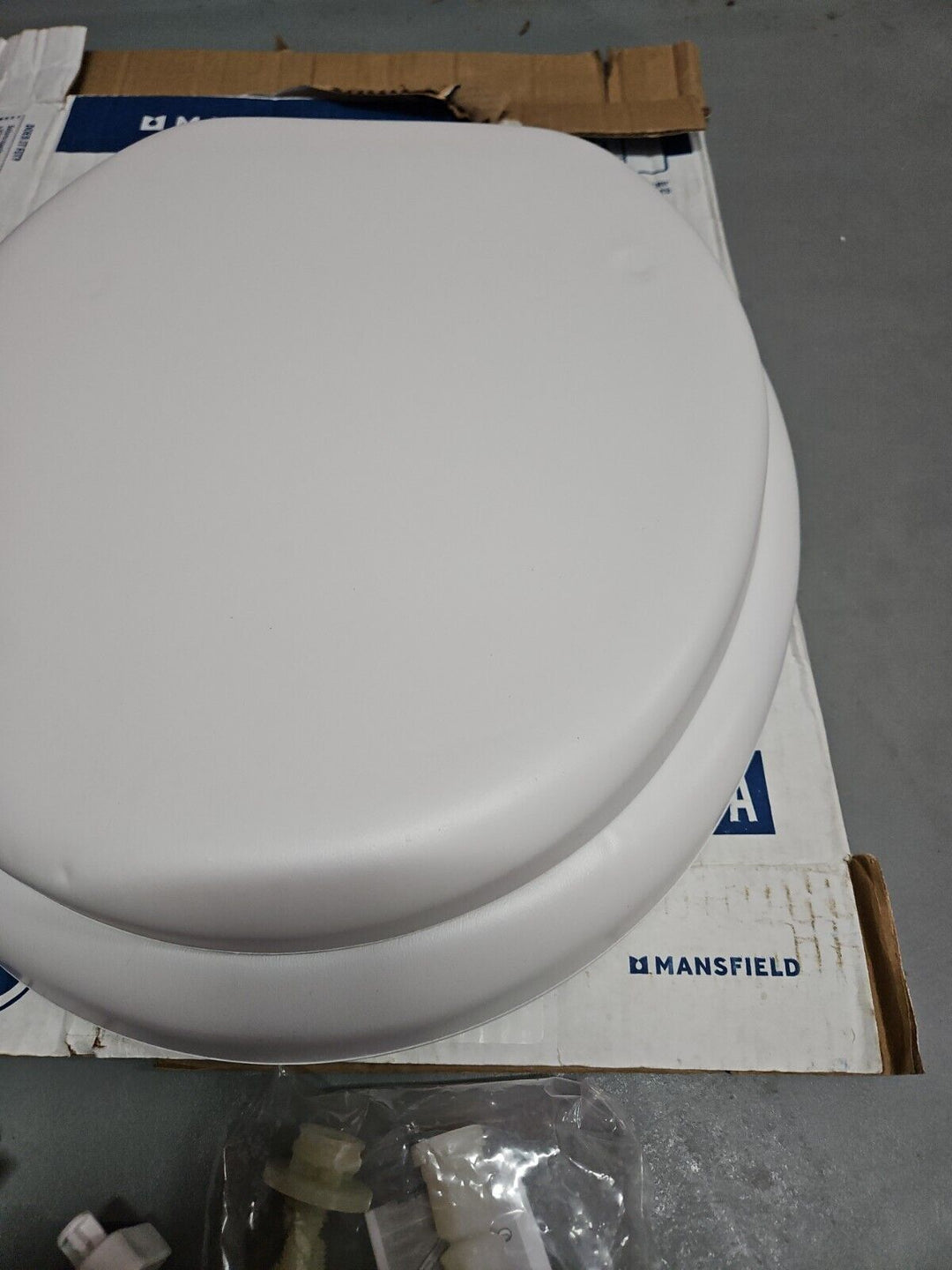 Mansfield White Round Toilet Seat