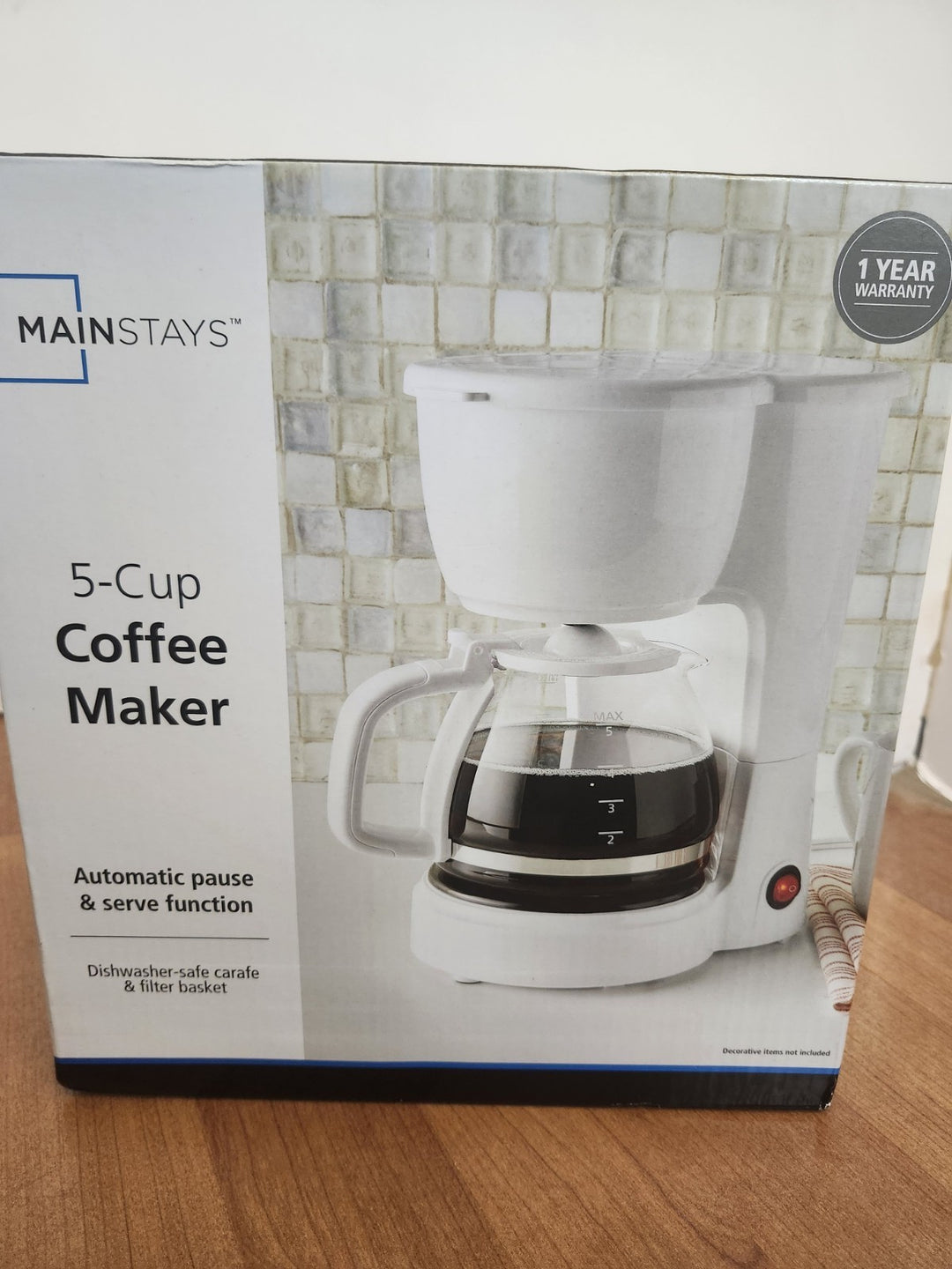 White 5-Cup Drip Coffee Maker (White)