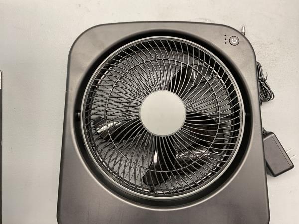 CLEARANCE- Mainstays 9  Dual Power Portable Fan Retail $10.00