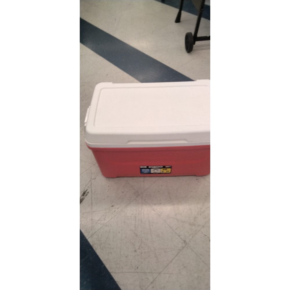 Igloo 48 QT Laguna Ice Chest Cooler  Red