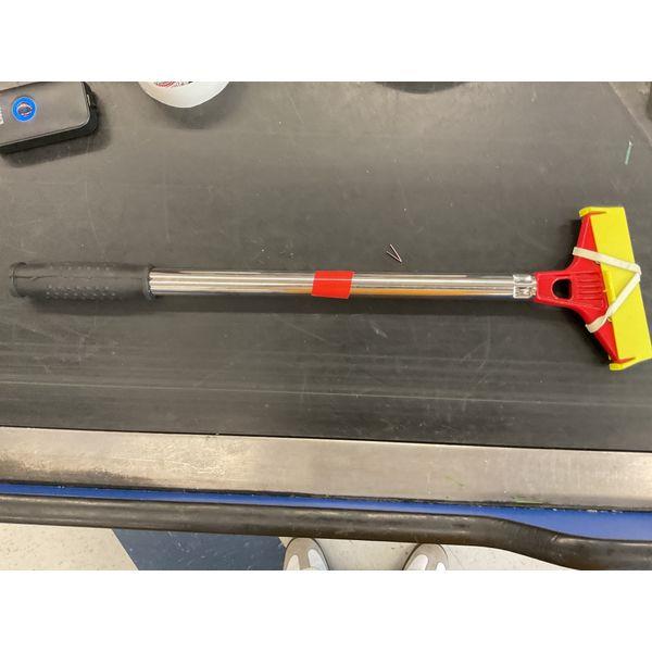 Unger Nifty Nabber - Trash Pick-Up Tool, Lightweight, Ergonomic Handle, Red/Yellow