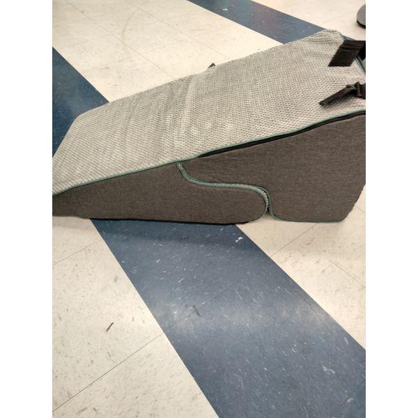 Gardner Pet Stairs - 3 Step Pet Ramp, Plush Fabric - Lightweight, Portable Retail $60.00