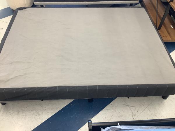 Queen Size Platform Bed Frame - Durable and Stylish Retail $250.00