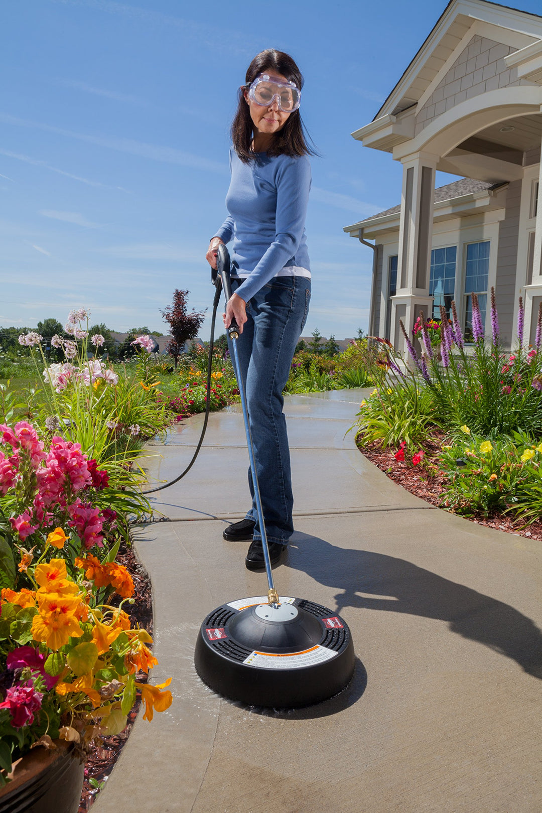 Briggs & Stratton 14 inch Rotating Surface Cleaner for Gas Pressure Washers with Quick Connect Wands and Dome Shape Cover, Black