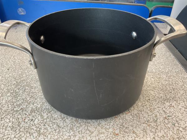 Kirkland signature - Black Stock Pot with Silver Handles Retail $20.99