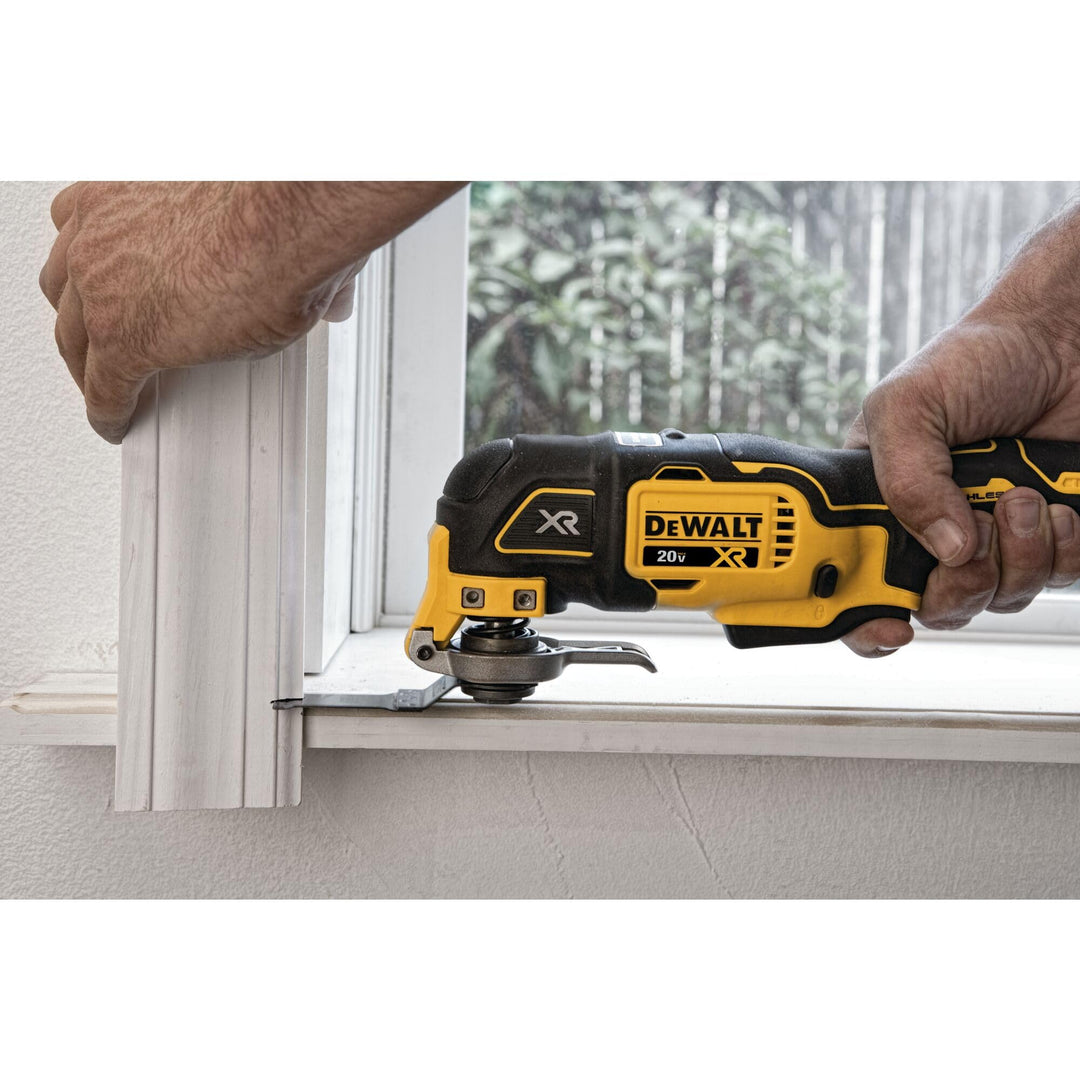 DEWALT 20V Oscillating Tool, Cordless, Wood Blades, Sandpaper, Tool Bag, Battery and Charger Included (DCS356SD1) Retail $260.37
