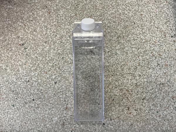 OUNONA Transparent beverage bottle with leak proof lid Retail $7.00