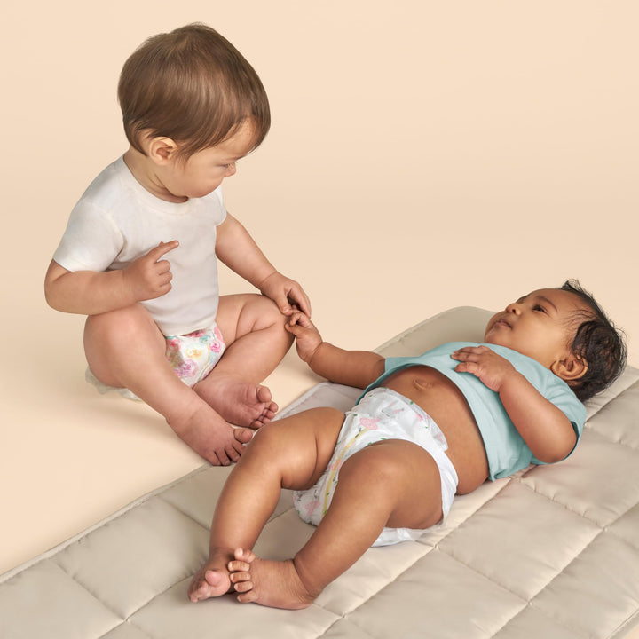 The Honest Company Comfort Dry Disposable Diapers for Sensitive Skin, Hypoallergenic, Rose Blossom + Tutu Cute, Club Box Size 1 (8Ã¢â‚¬â€œ14 lbs), 78 Count